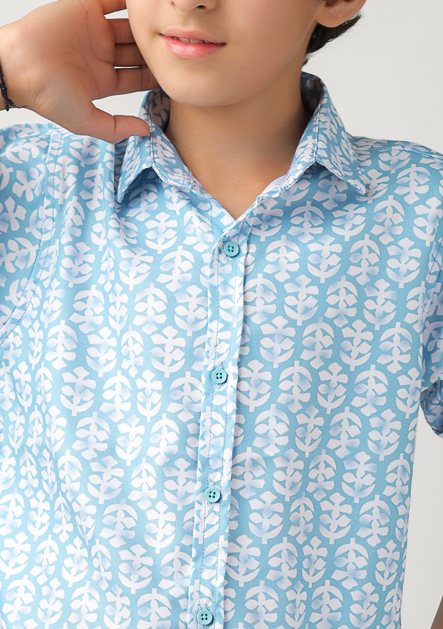 Boys' short-sleeve shirt, with over-all print