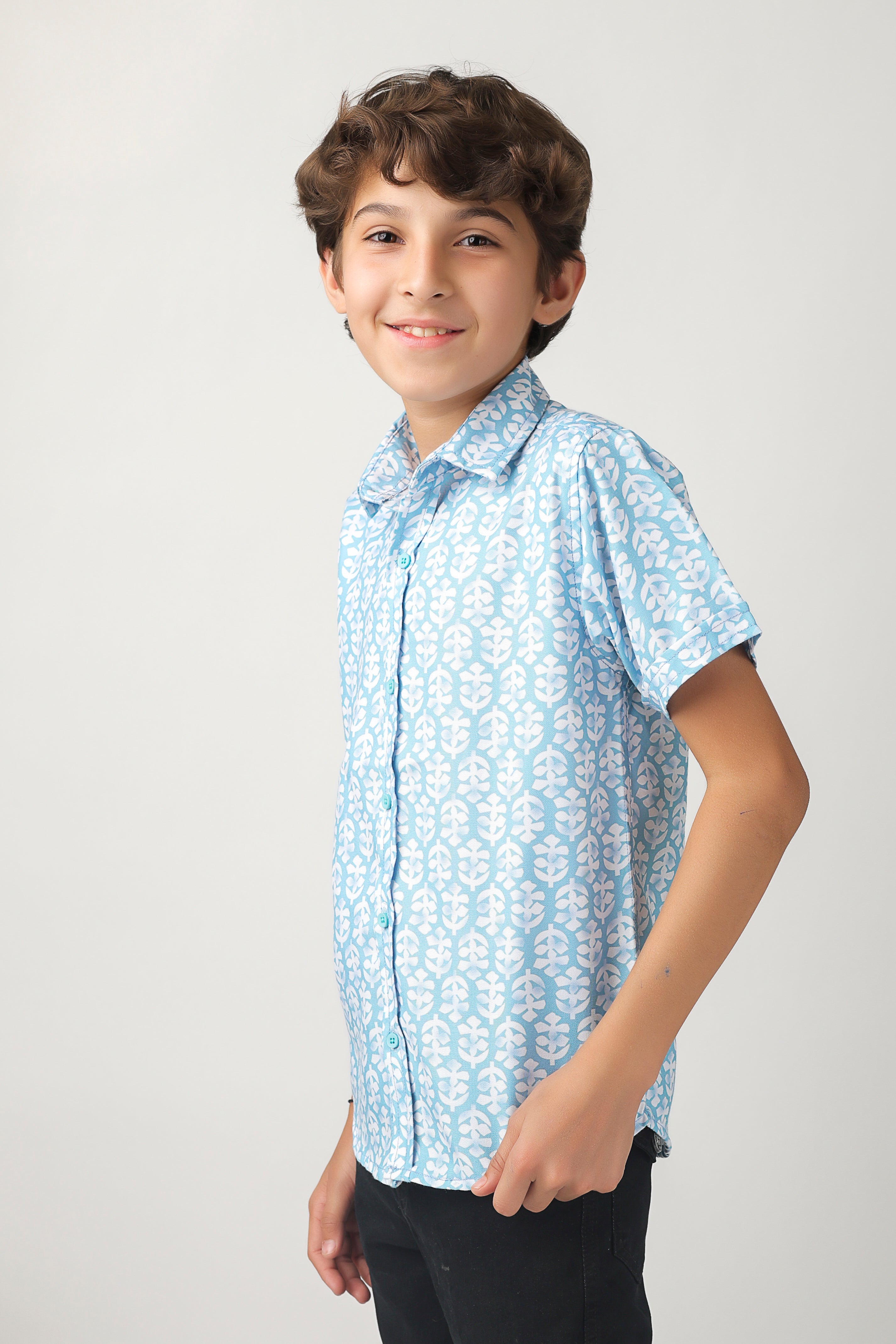 Boys' short-sleeve shirt, with over-all print