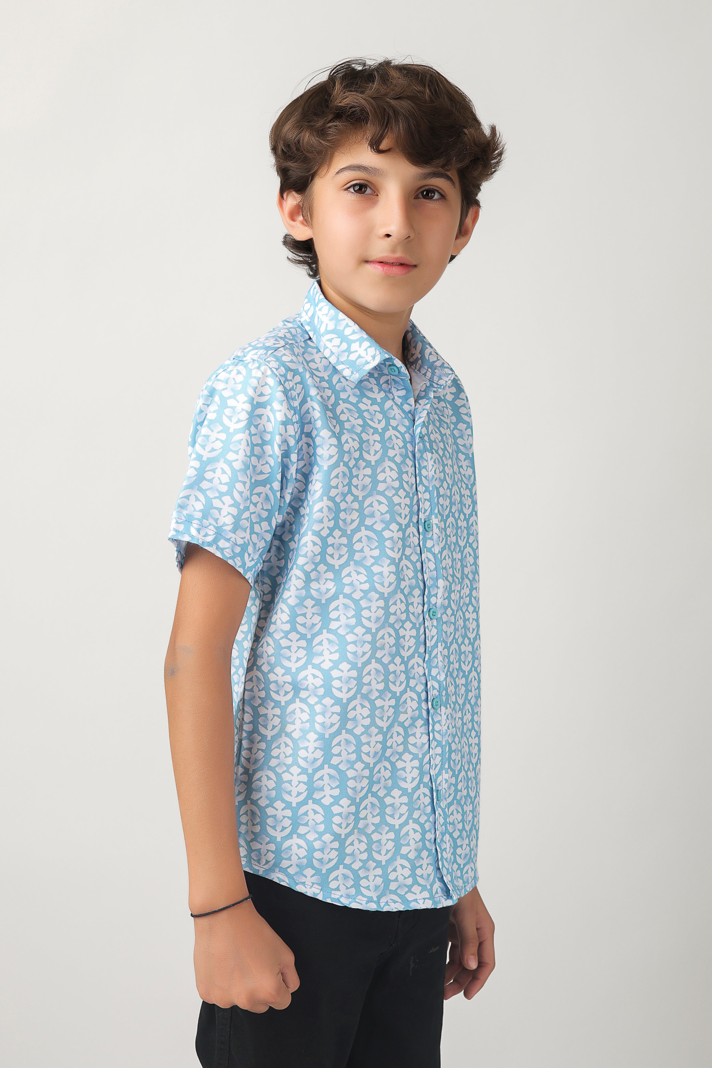 Boys' short-sleeve shirt, with over-all print