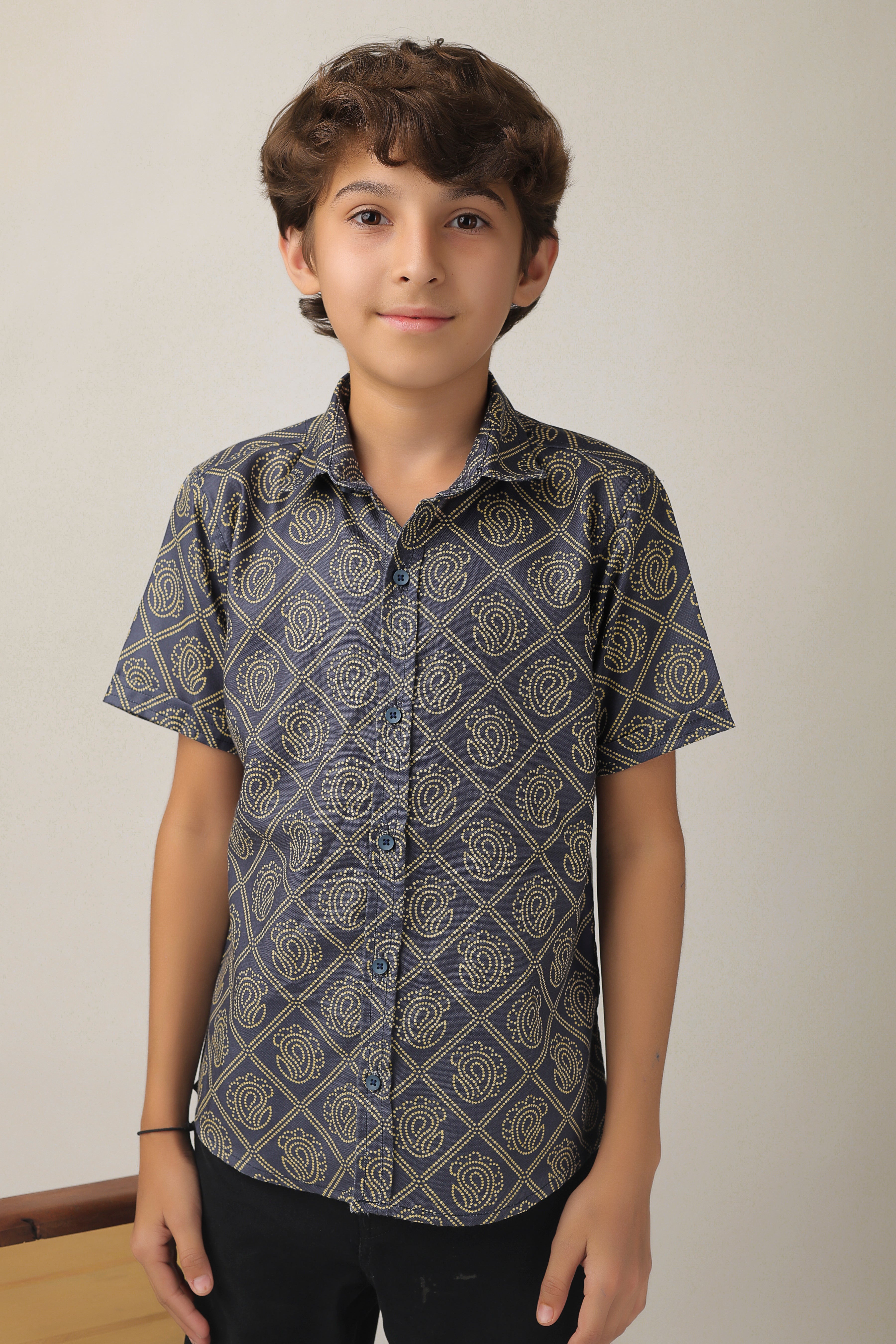 Boys' short-sleeve shirt with over-all geometric print