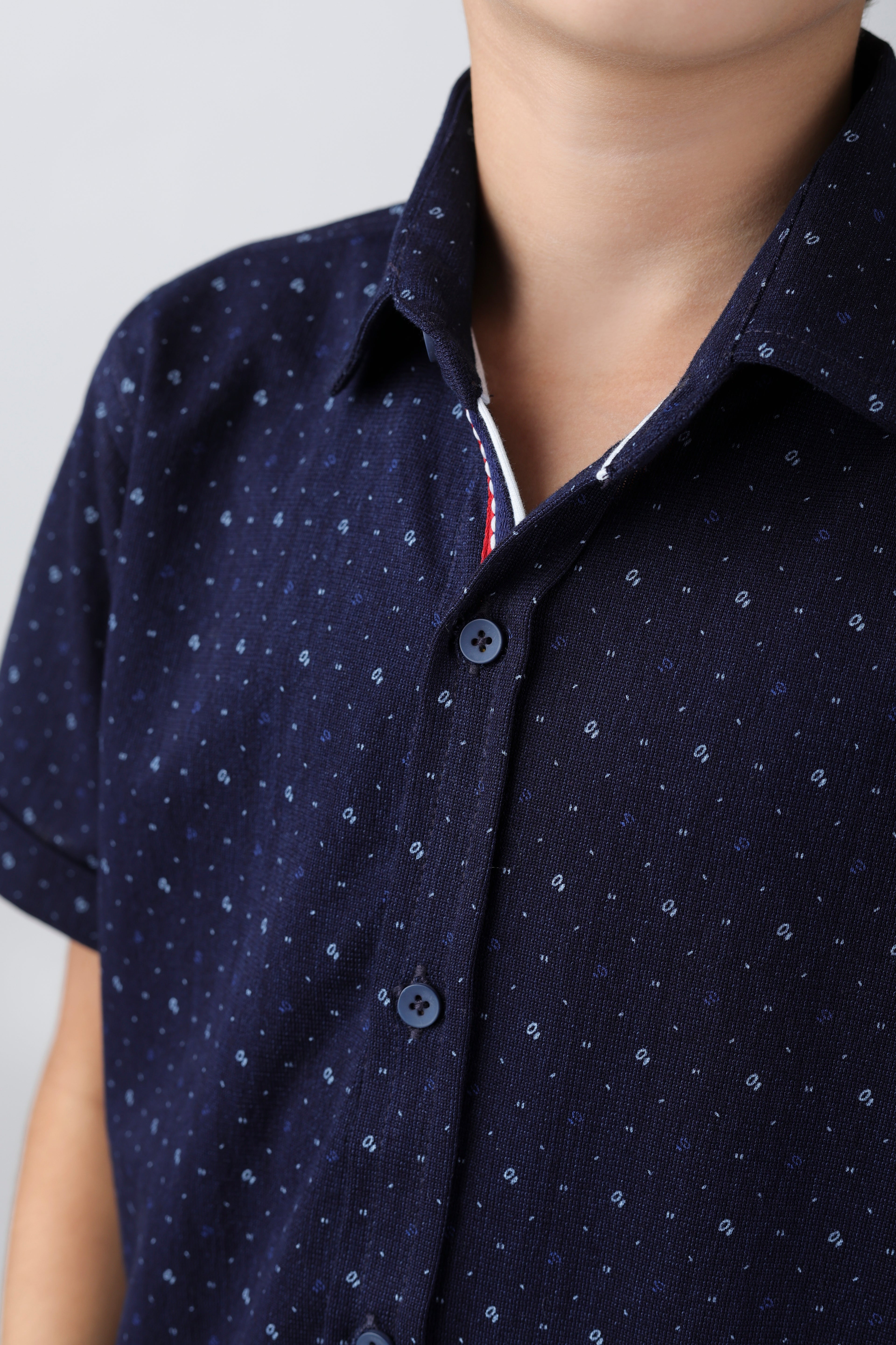 Boys' short sleeve indigo shirt with overall print
