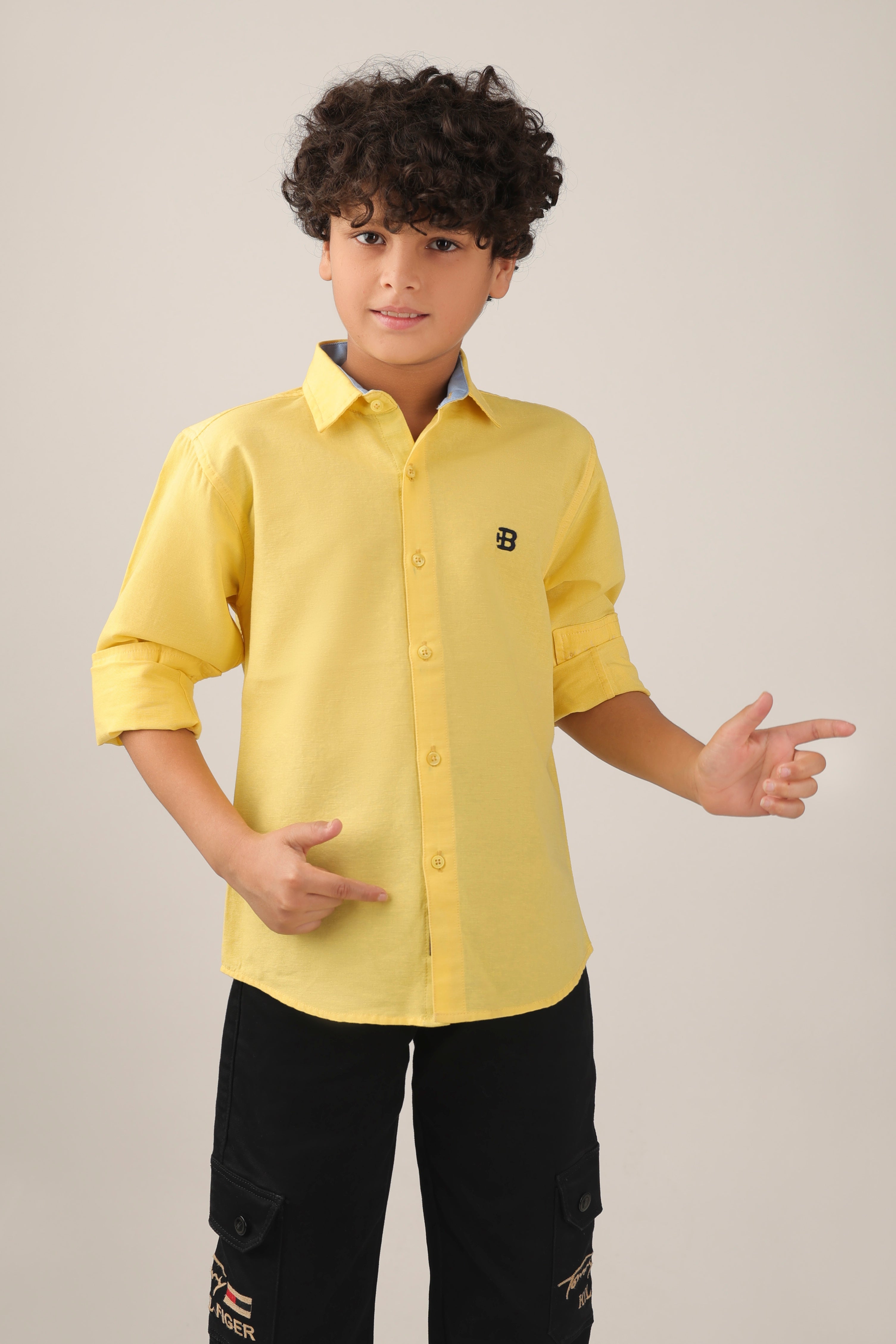 Classic button-down long sleeved relaxed shirt