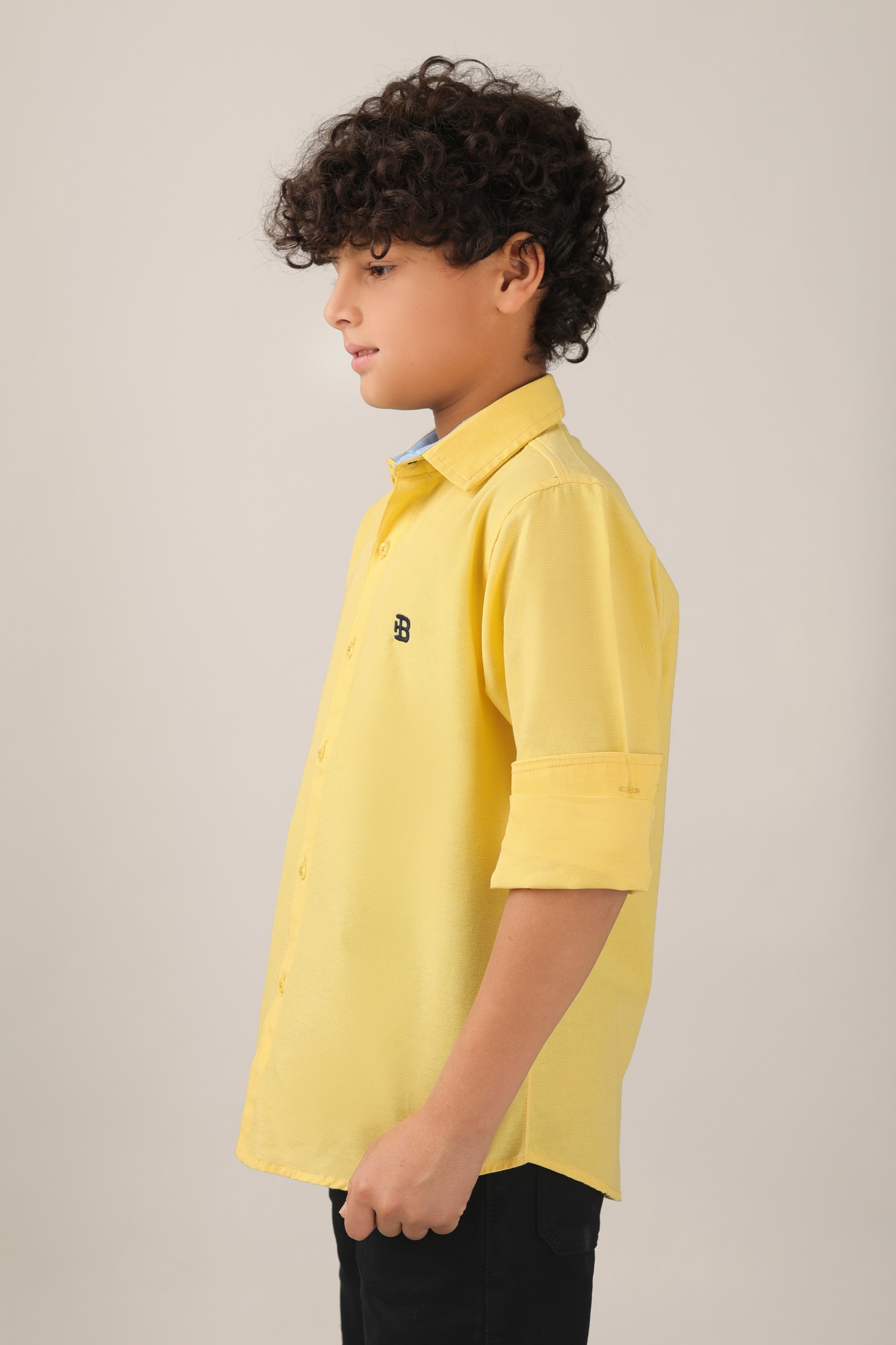Classic button-down long sleeved relaxed shirt