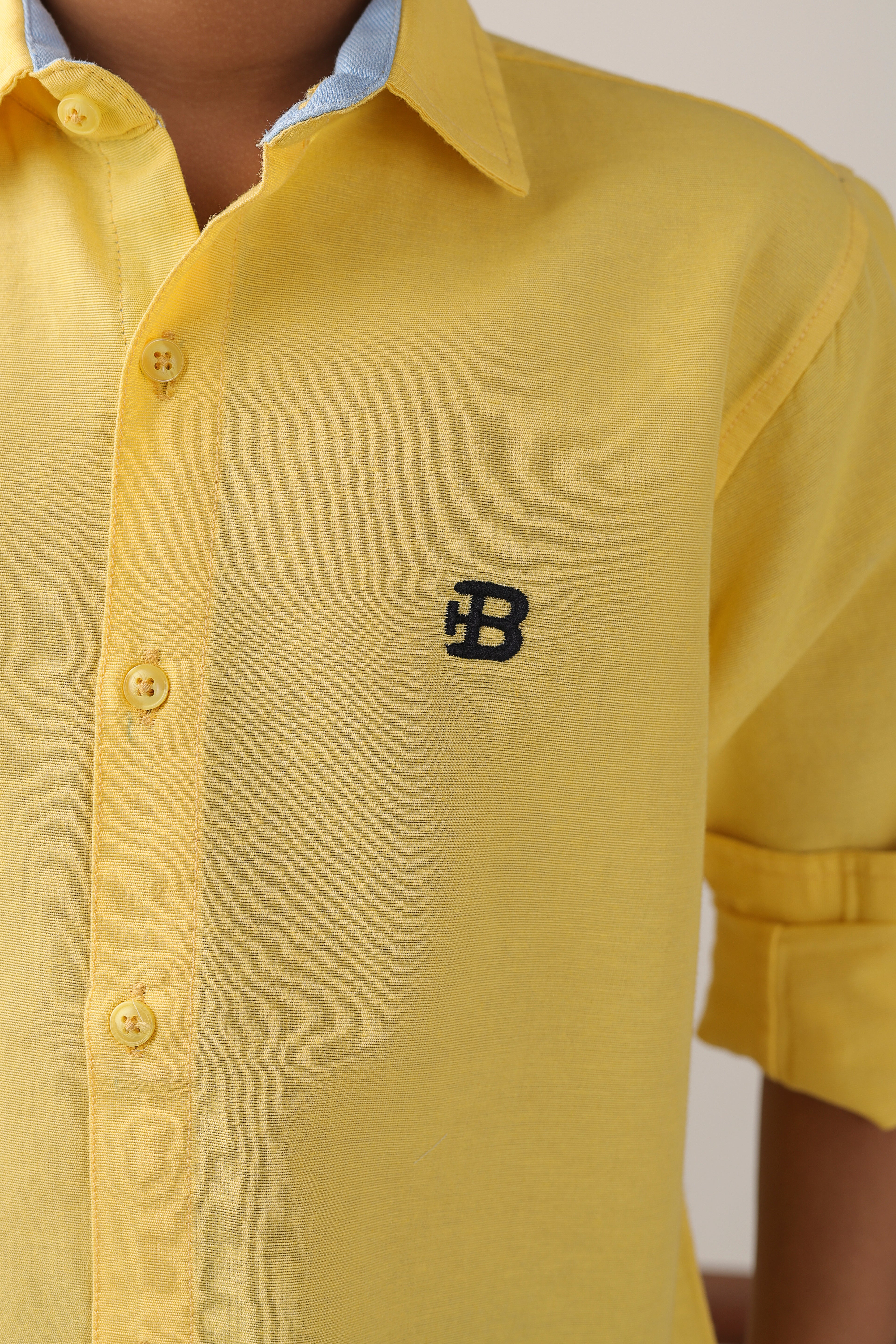 Classic button-down long sleeved relaxed shirt