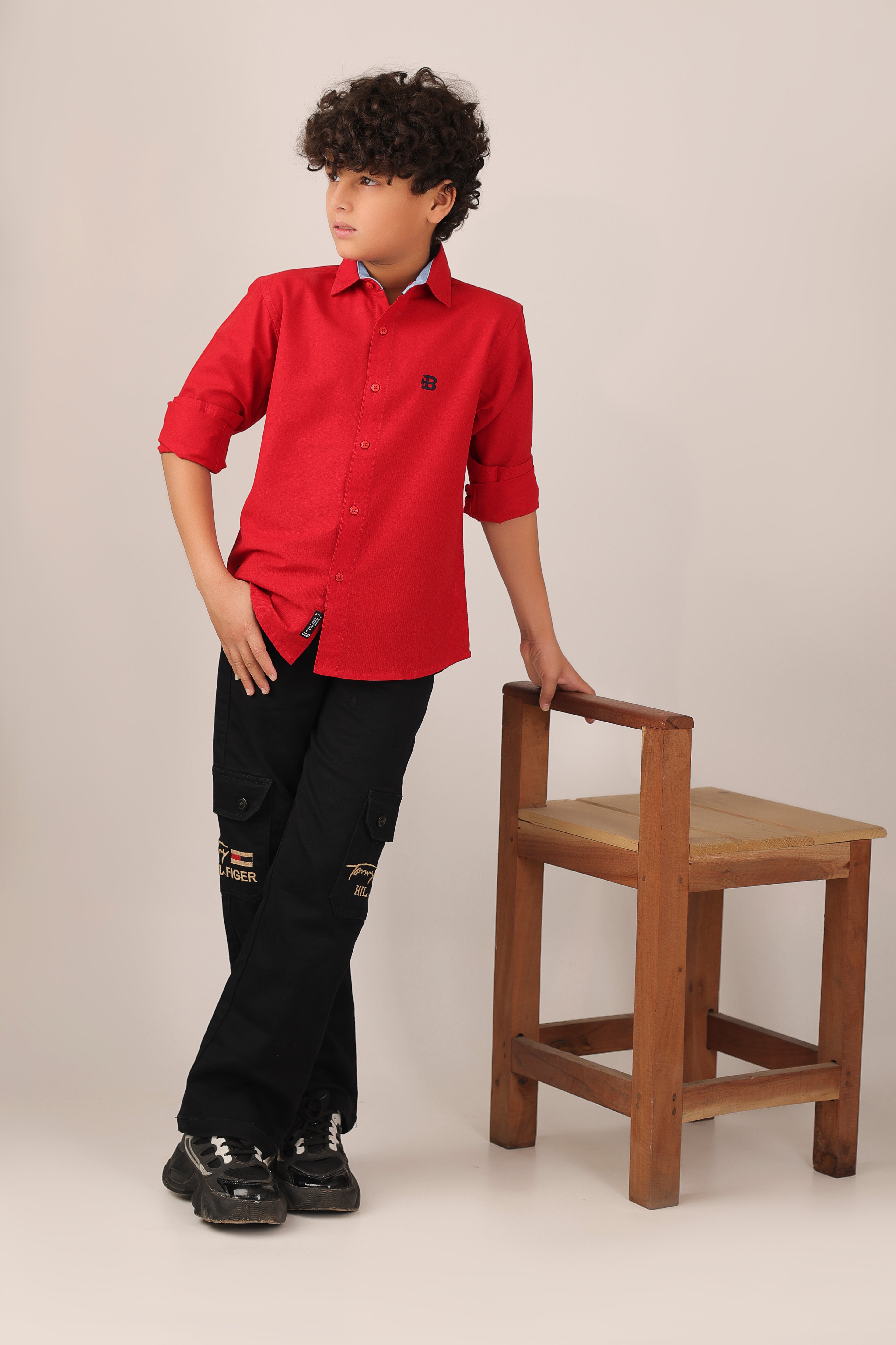 Classic button-down long sleeved relaxed shirt