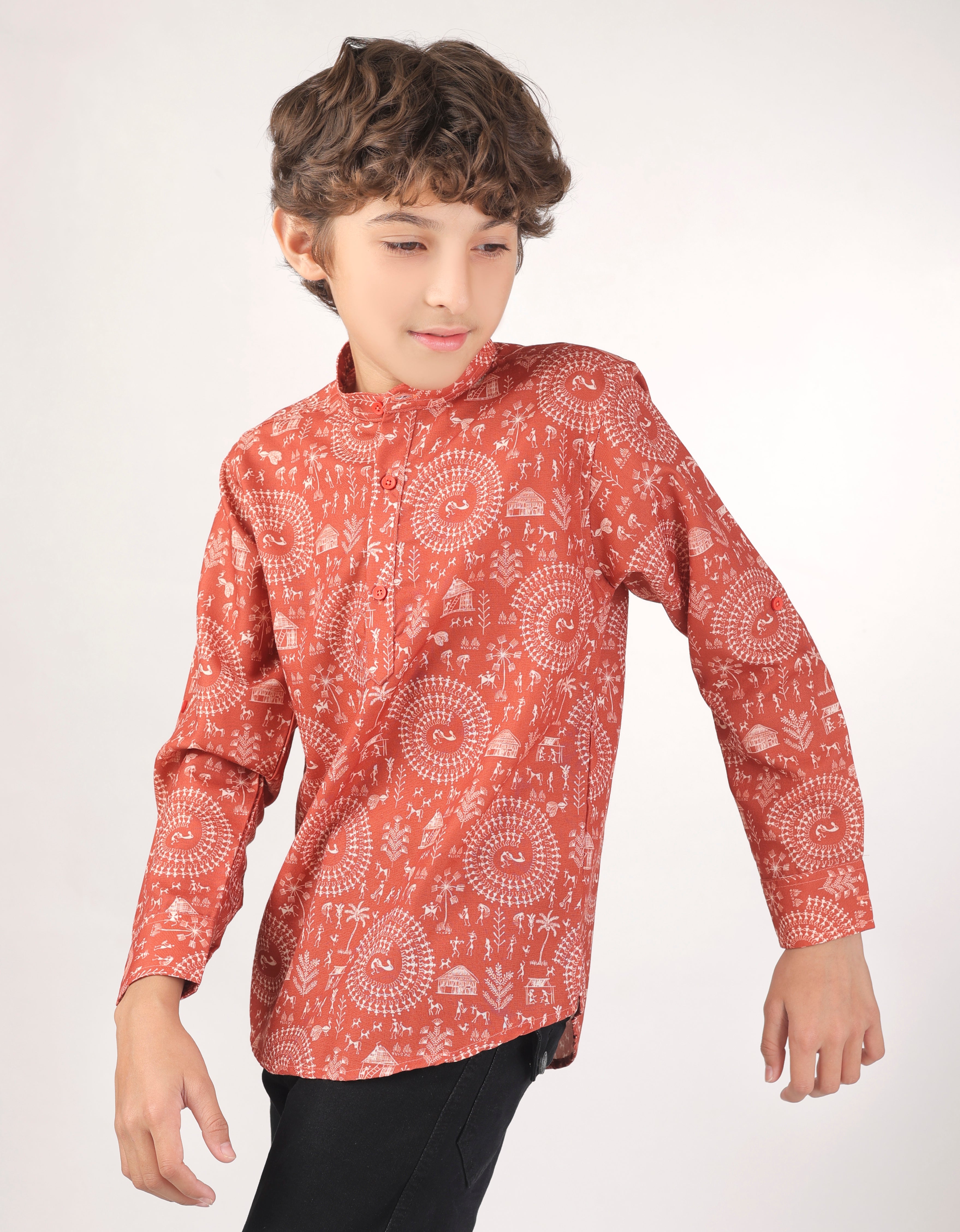 Stylish kurta with intricate white ethnic motifs