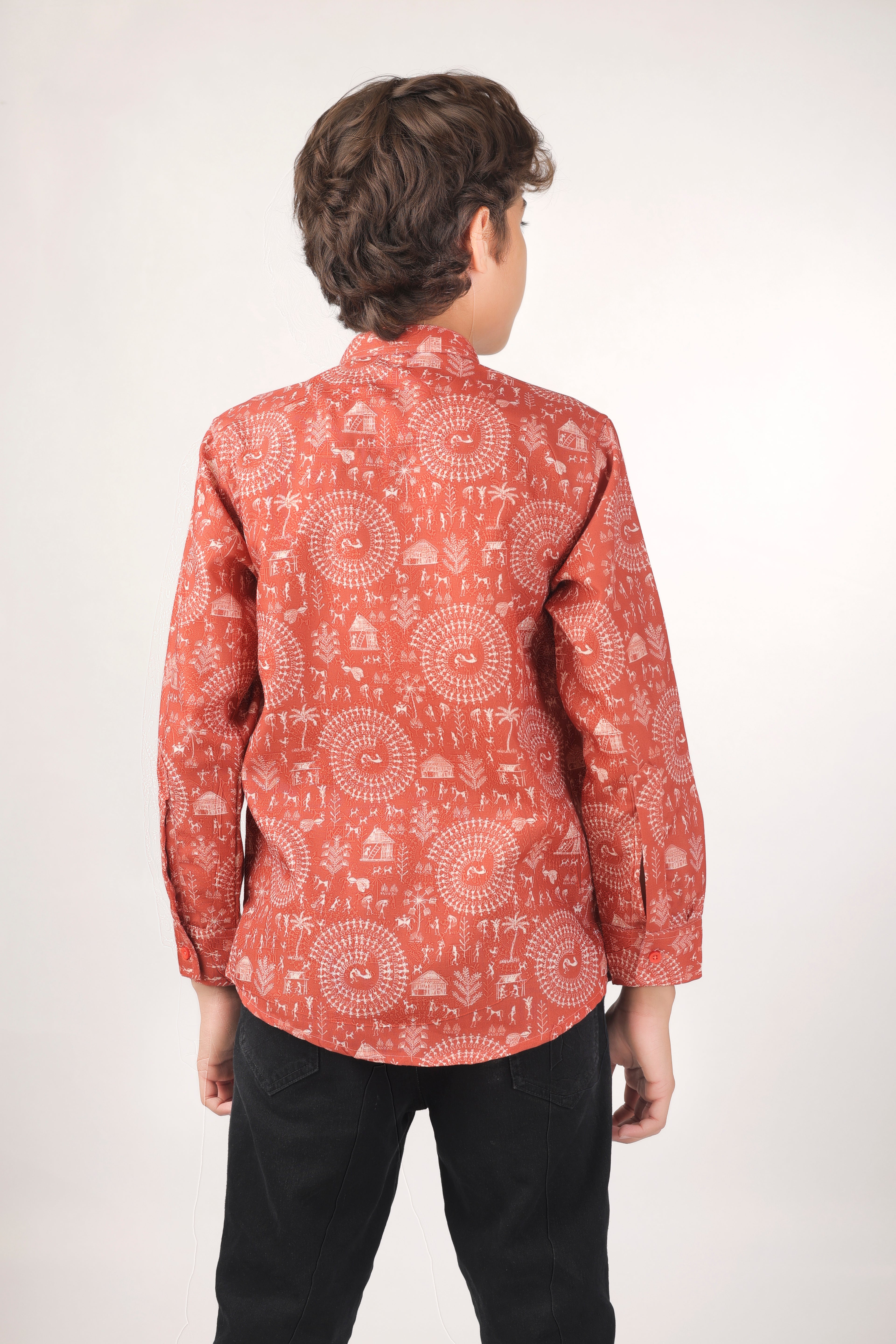 Stylish kurta with intricate white ethnic motifs