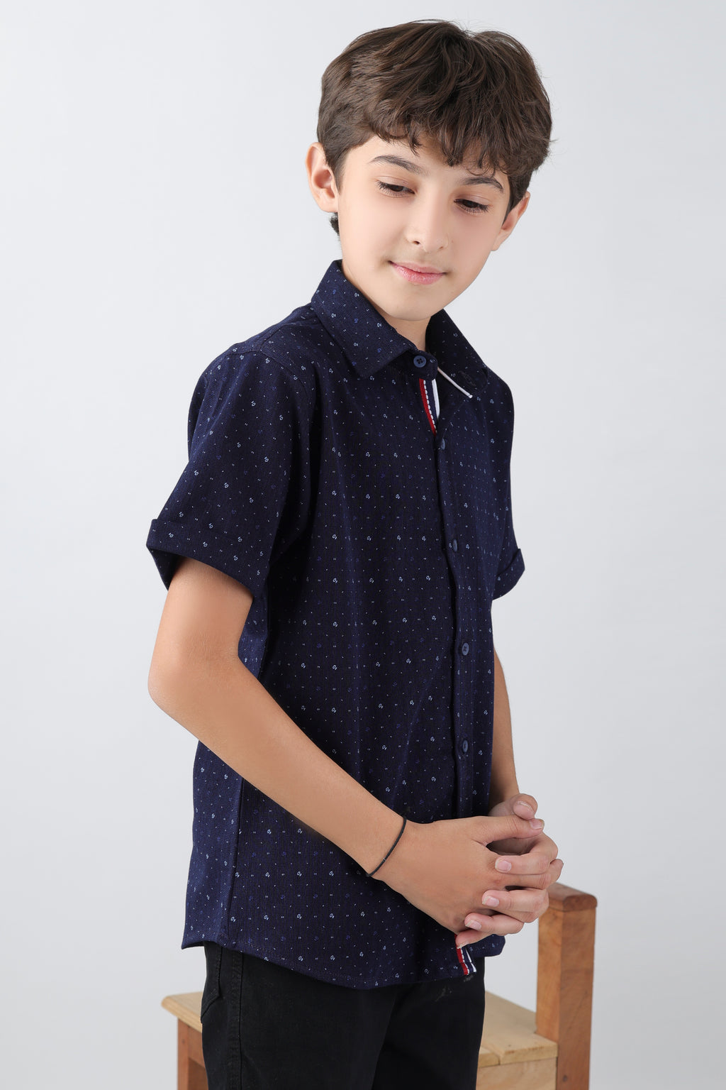 Boys' short sleeve indigo shirt with overall print