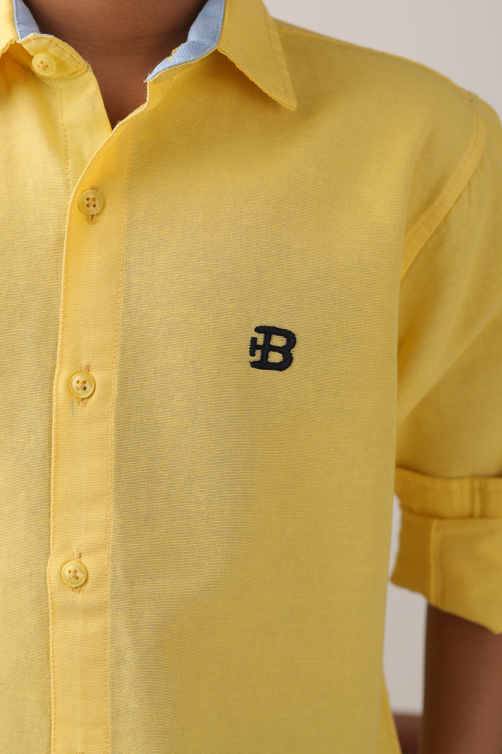 Classic button-down long sleeved relaxed shirt