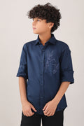 Classic button-down boys' shirt with embroidered motif