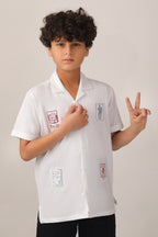 Short-sleeve design with camp collar