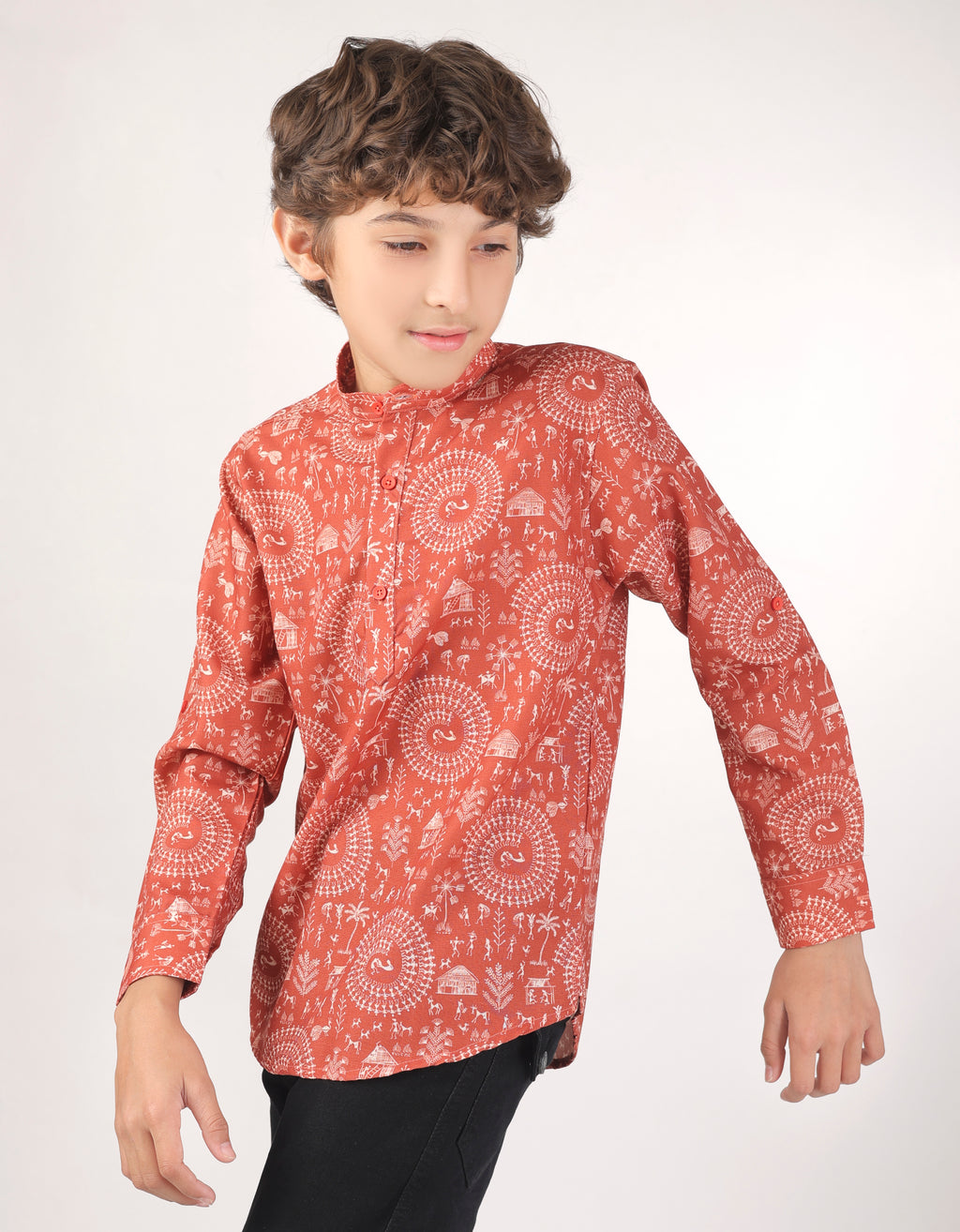 Stylish kurta with intricate white ethnic motifs