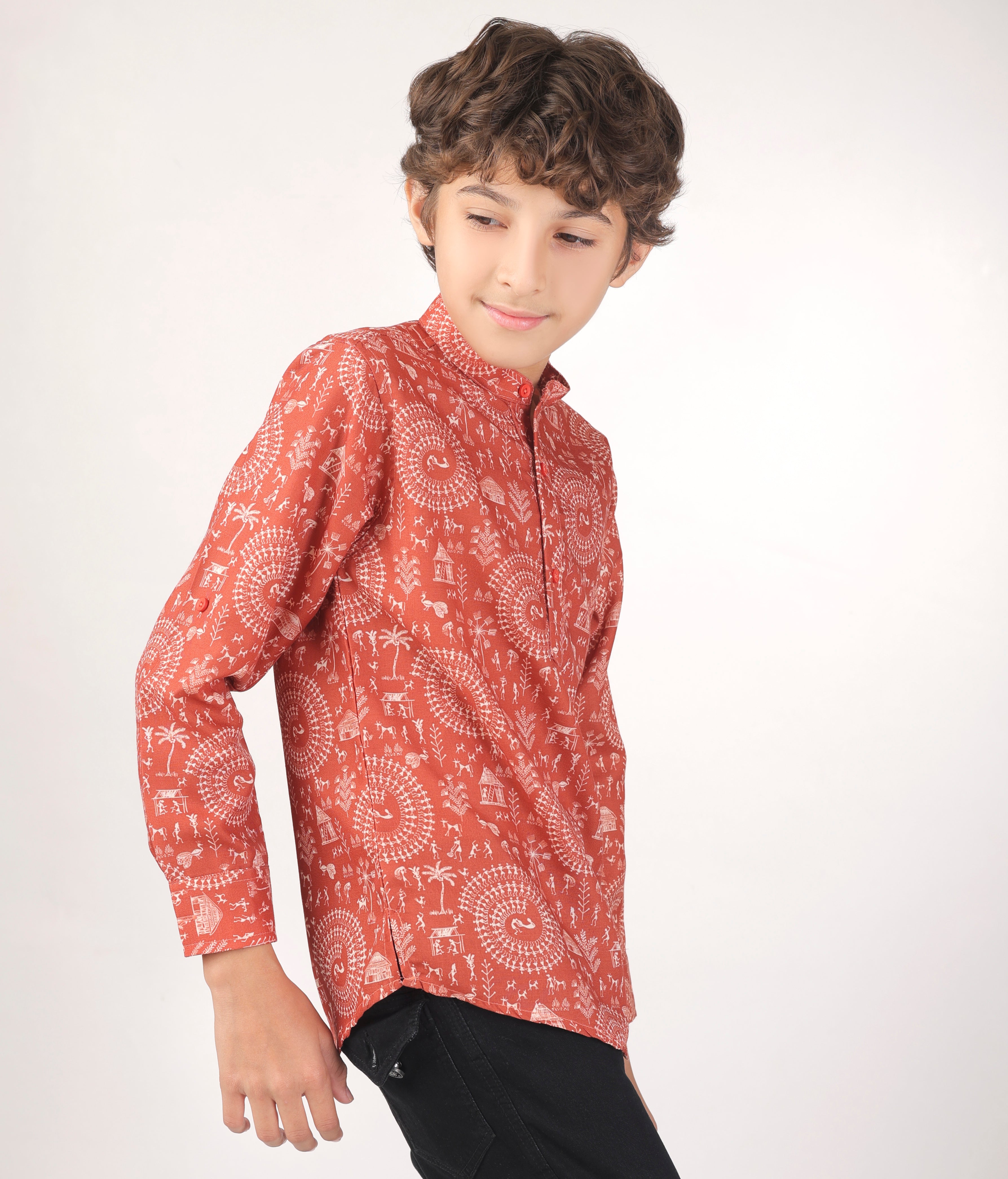 Stylish kurta with intricate white ethnic motifs
