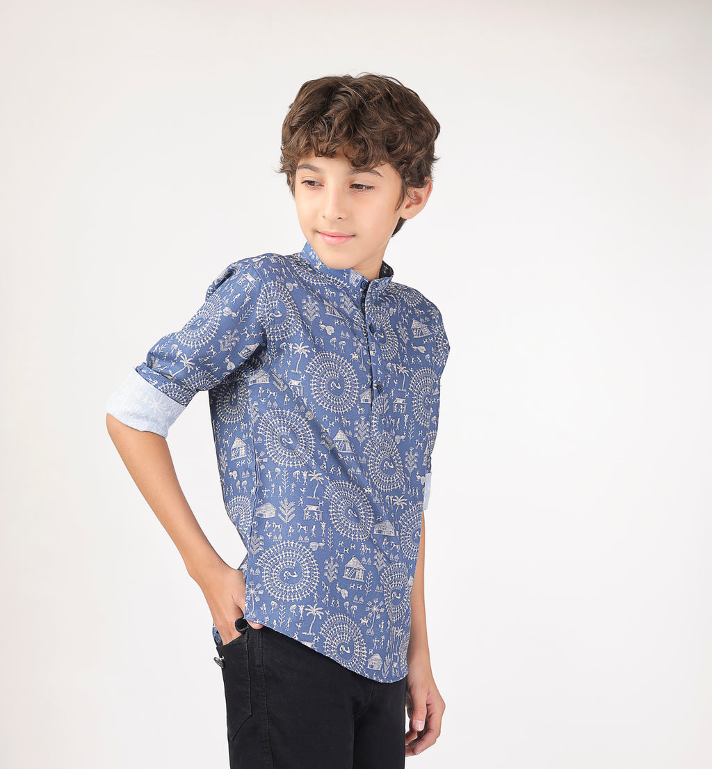 Stylish kurta with intricate white ethnic motifs